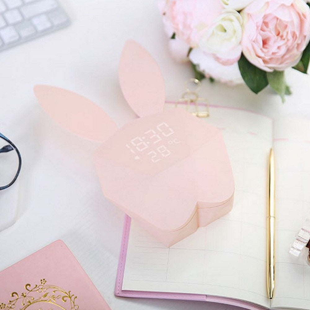 Réveil Lapin Muet Veilleuse LED Magnétique Température - Dimensions de 12x5 CM