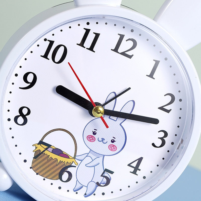 Reloj despertador infantil con forma de conejo, sencillo y silencioso, dimensiones 16,5 x 11 cm