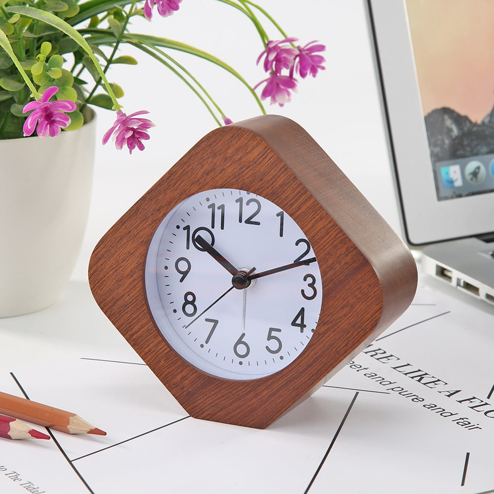 Diseño de reloj despertador de madera natural: la elegancia de la naturaleza al despertar