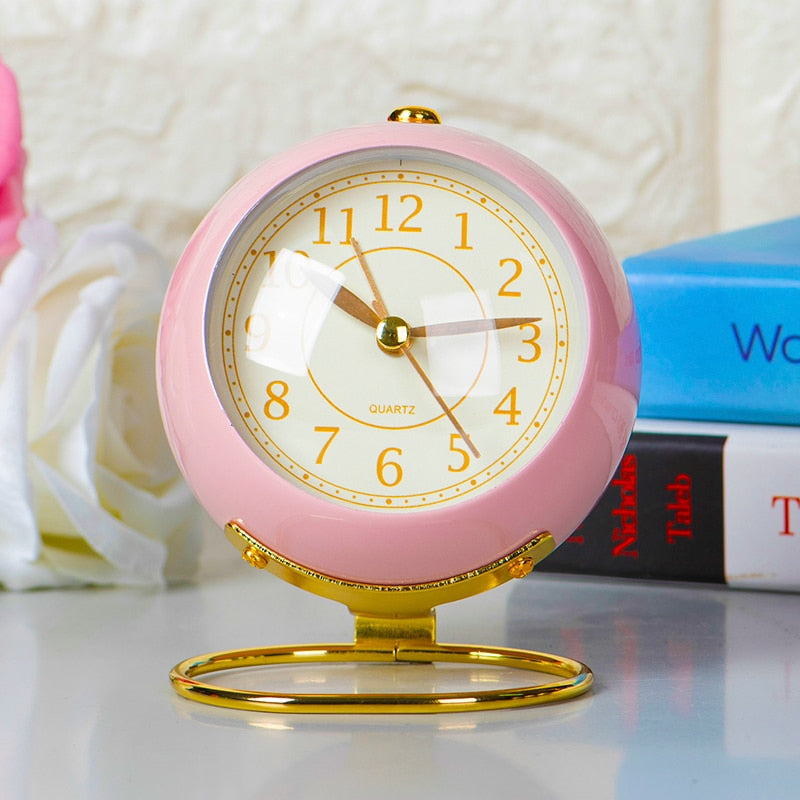 Elegante reloj despertador con forma de globo de viaje: el tiempo a tu alcance, en cualquier parte del mundo