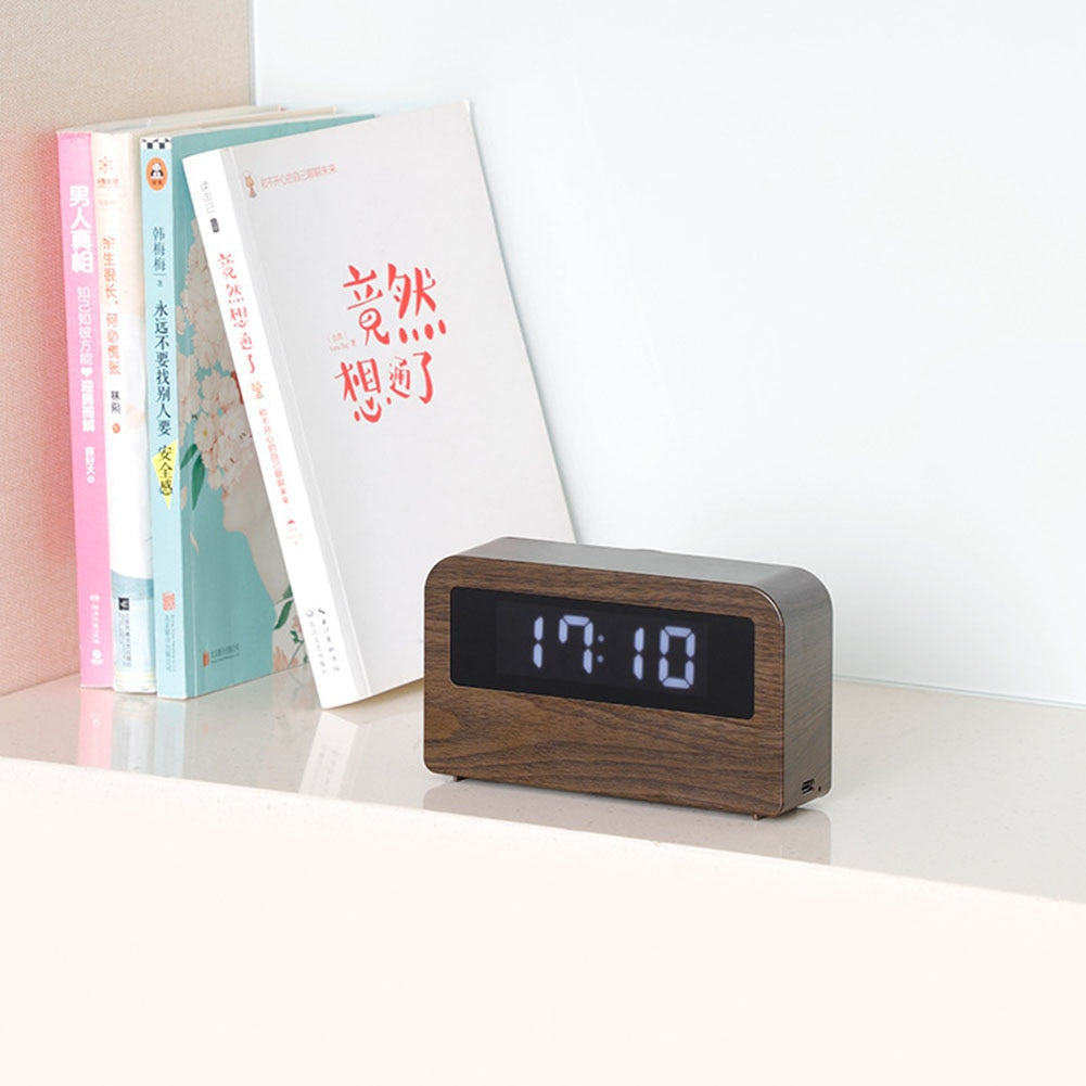 Illuminated Wooden Alarm Clock Nightlight: A Touch of Elegance for your Mornings