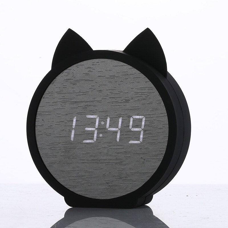 Elegante reloj despertador con orejas de gato