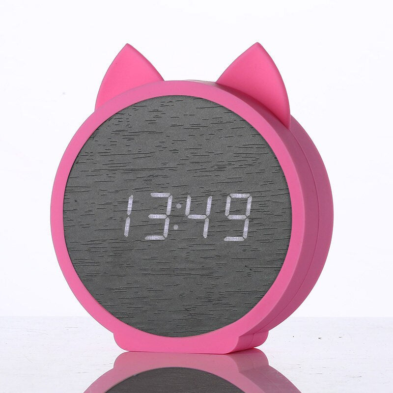 Elegante reloj despertador con orejas de gato